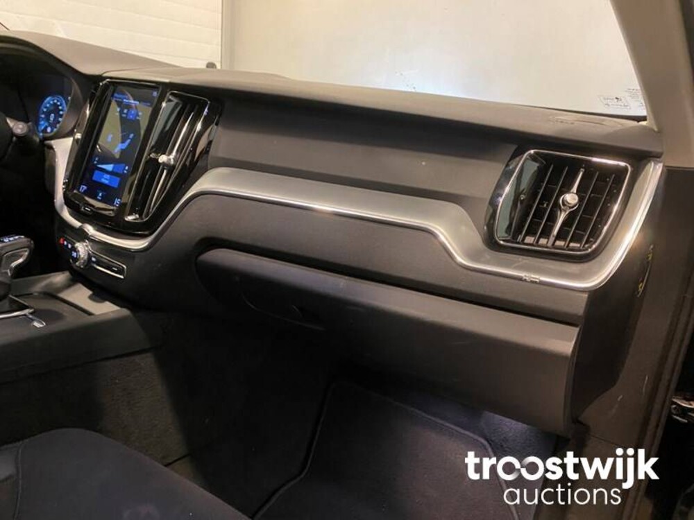 Volvo XC60 D4 AWD Momentum Auto