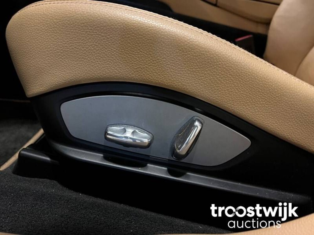 Porsche Panamera 3.6 Platinum Edition Car