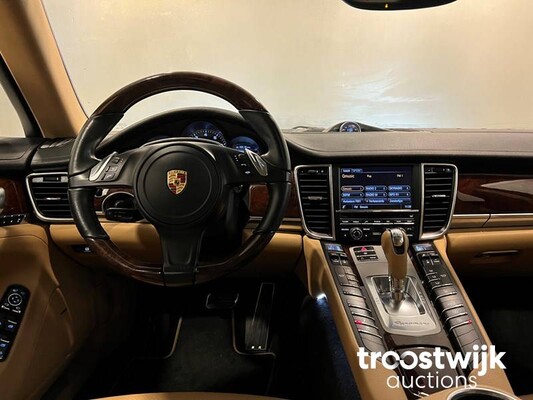 Porsche Panamera 3.6 Platinum Edition SportChrono 299pk 2013, L-185-HT