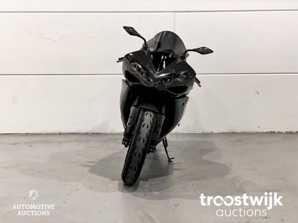 Yamaha YZF R1 Sport Motorrad