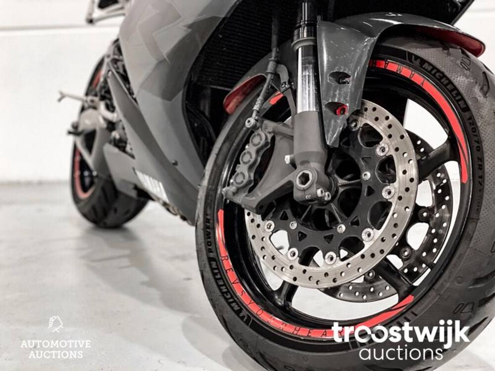 Yamaha YZF R1 Sport Motorrad