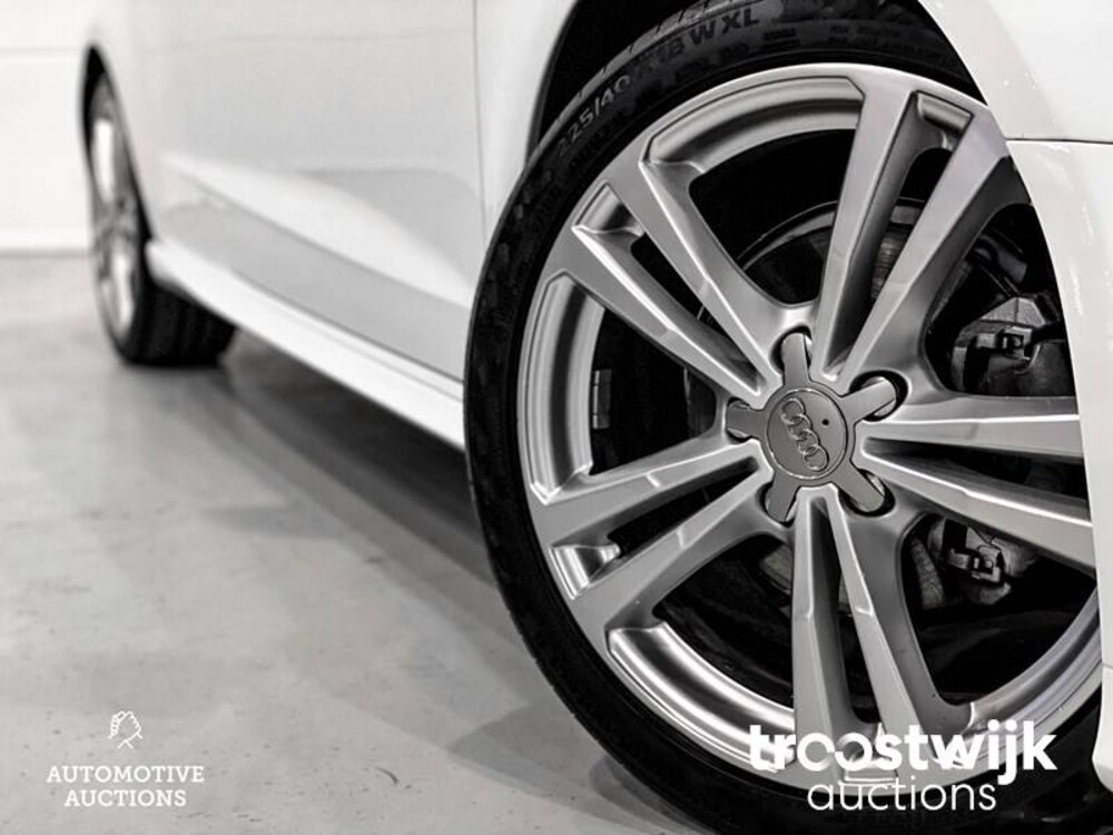 Audi A3 S-line 1.4 TSI Auto