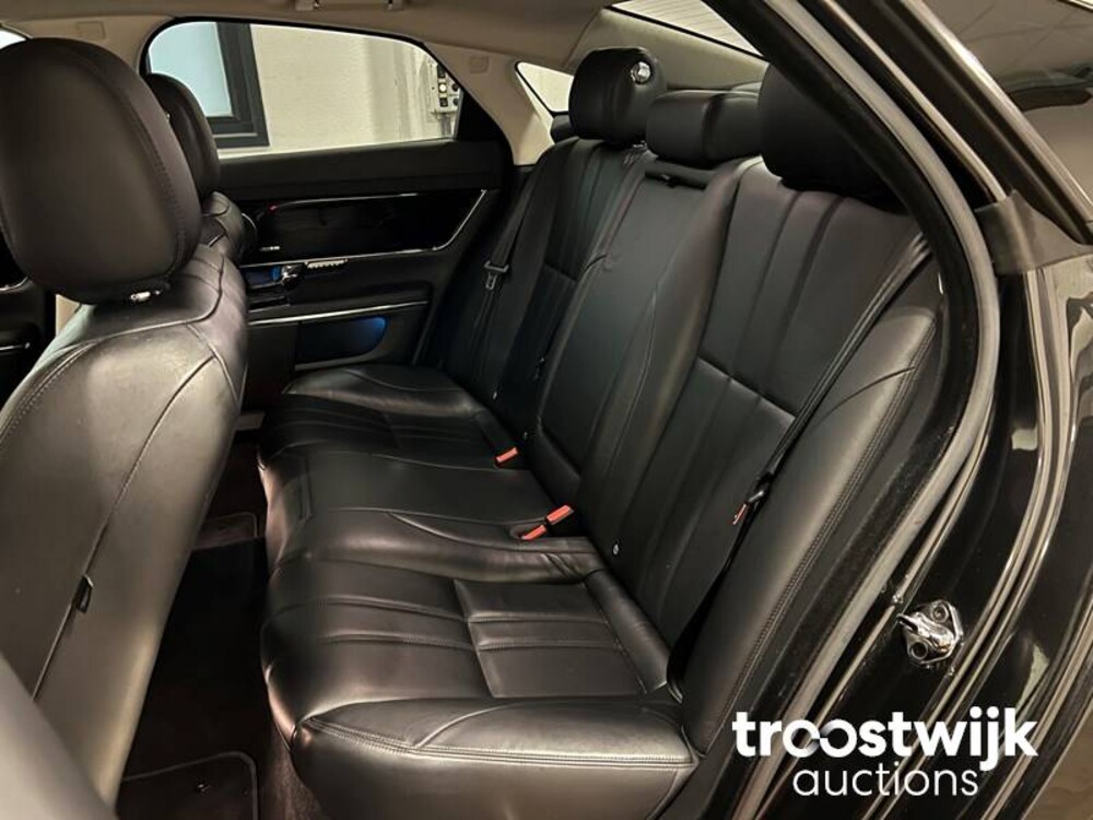 Jaguar XJ Premium Luxury 2.0 Auto