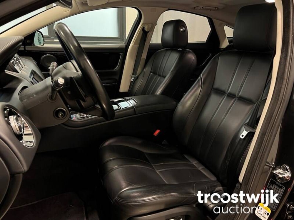 Jaguar XJ Premium Luxury 2.0 Auto