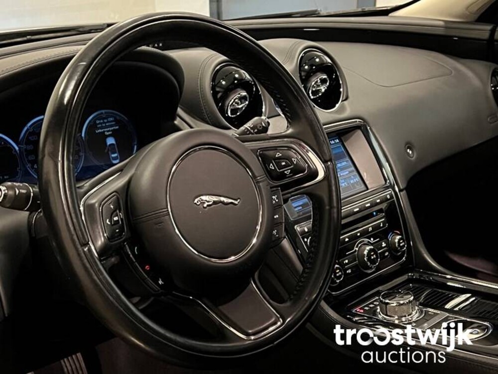 Jaguar XJ Premium Luxury 2.0 Auto