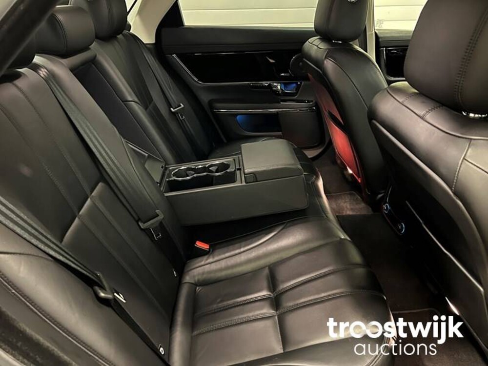 Jaguar XJ Premium Luxury 2.0 Auto