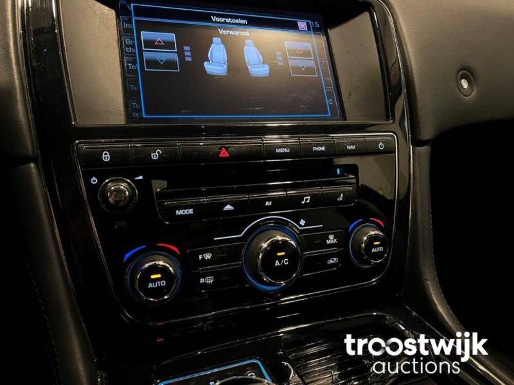 Jaguar XJ Premium Luxury 2.0 Auto