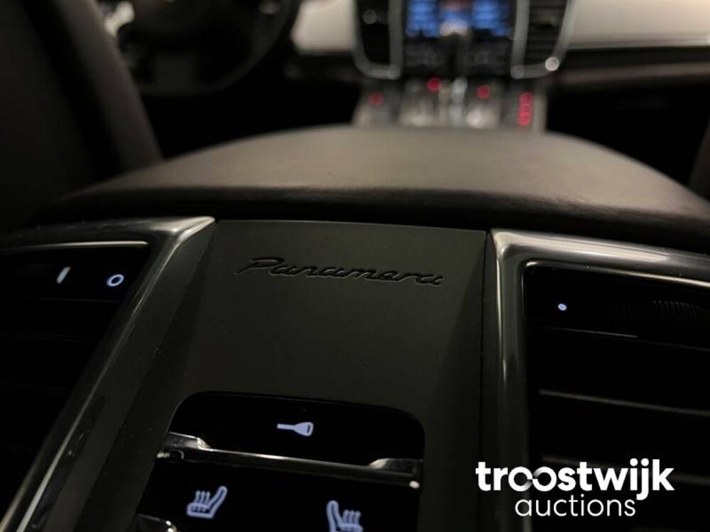Porsche Panamera Turbo 4.8 Auto