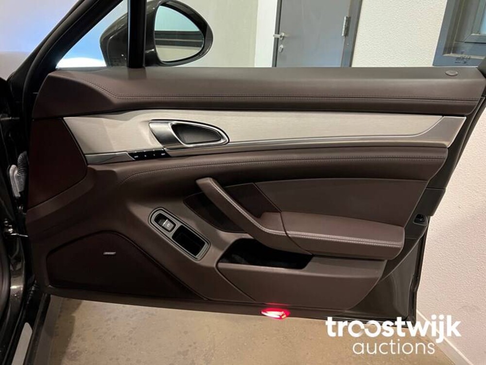 Porsche Panamera Turbo 4.8 Auto