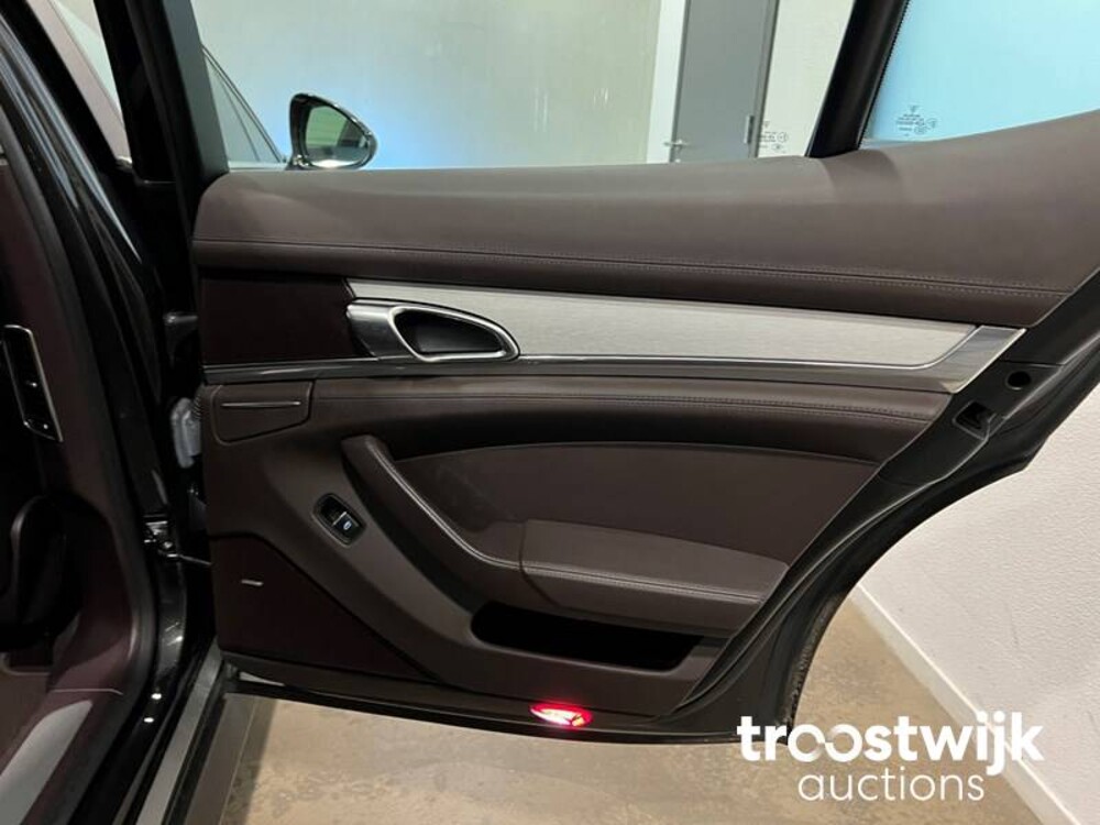 Porsche Panamera Turbo 4.8 Auto