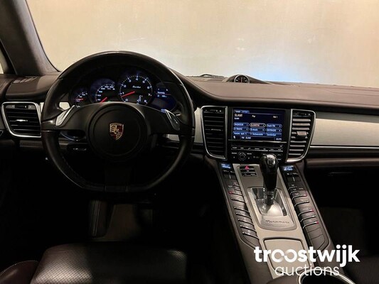 Porsche Panamera Turbo 4.8 Auto