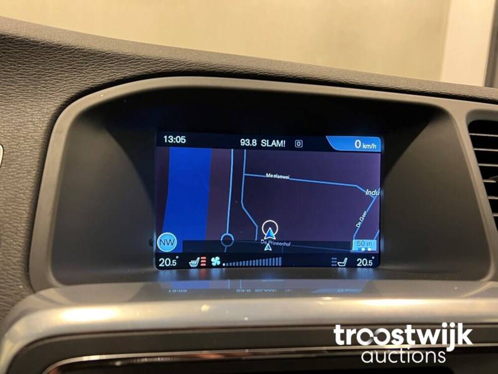 Volvo V60 2.4 D6 AWD Plug-In Hybrid Momentum Auto