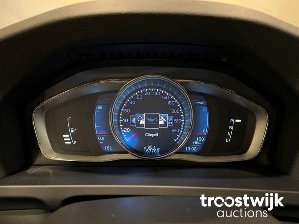 Volvo V60 2.4 D6 AWD Plug-In Hybrid Momentum Auto