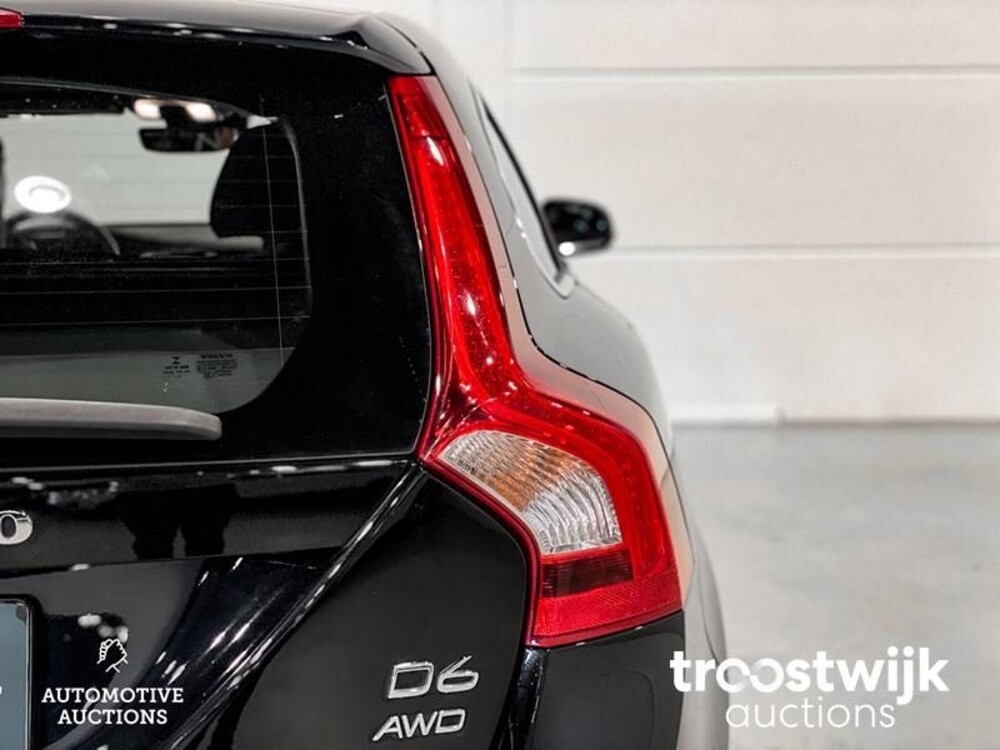 Volvo V60 2.4 D6 AWD Plug-In Hybrid Momentum Auto