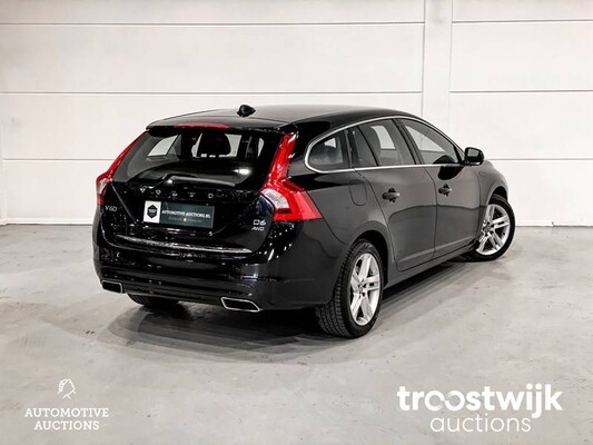 Volvo V60 2.4 D6 AWD Plug-In Hybrid Momentum 215pk 2015, GH-889-P