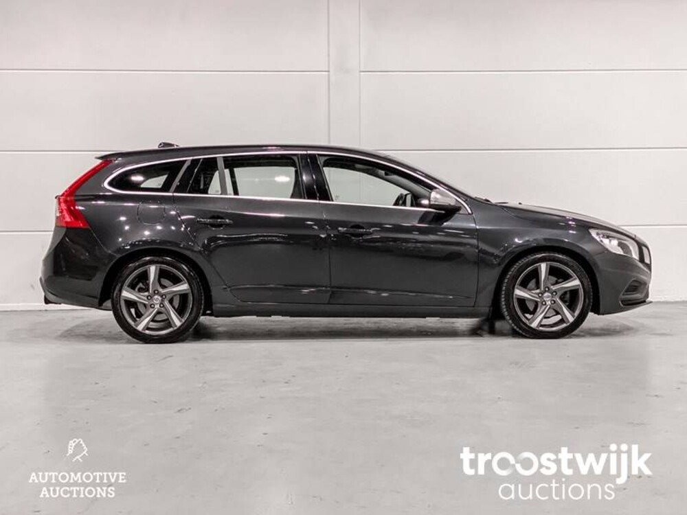 Volvo V60 1.6 T3 R-Design Auto