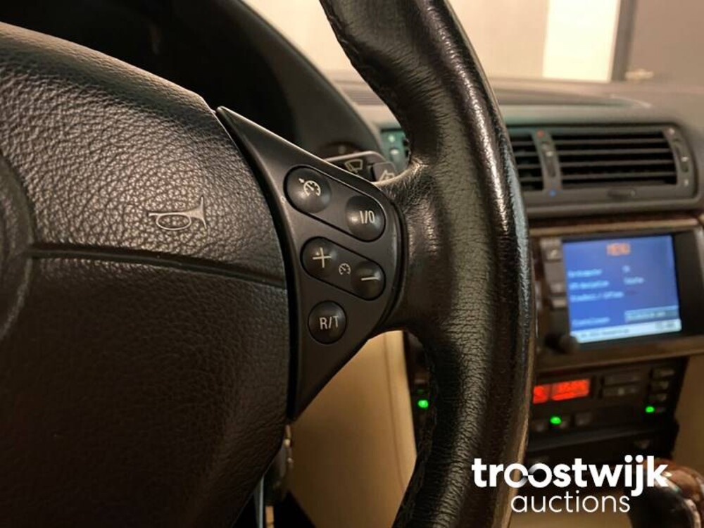 BMW 750i E32 5.4 V12 Auto