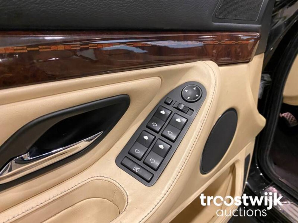 BMW 750i E32 5.4 V12 Auto