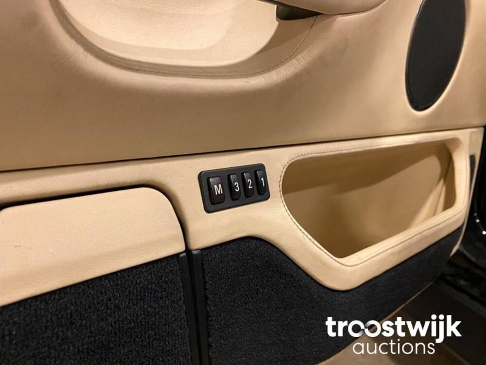 BMW 750i E32 5.4 V12 Auto