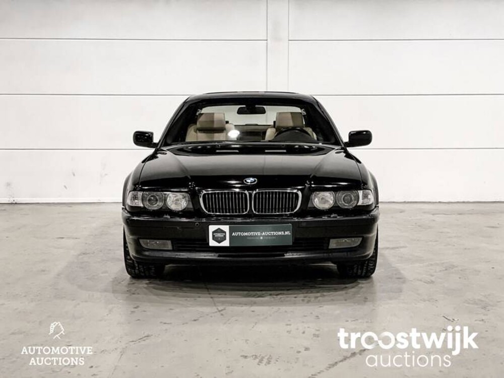 BMW 750i E32 5.4 V12 Auto