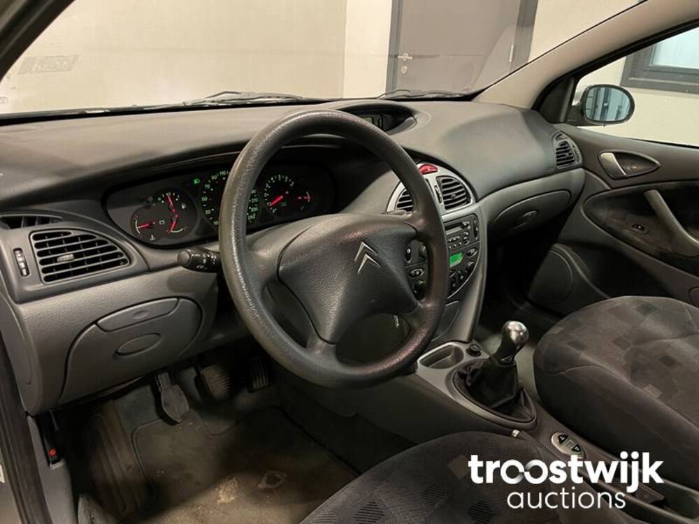 Citroen C5 1.8-16V Ligne Prestige Car