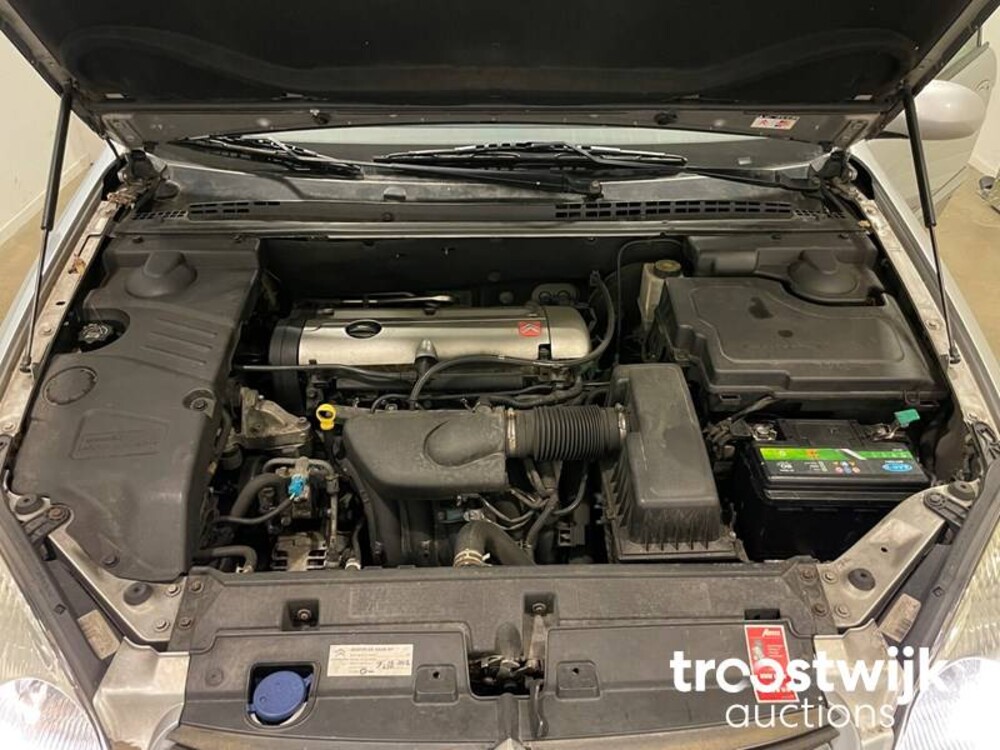 Citroen C5 1.8-16V Ligne Prestige Car