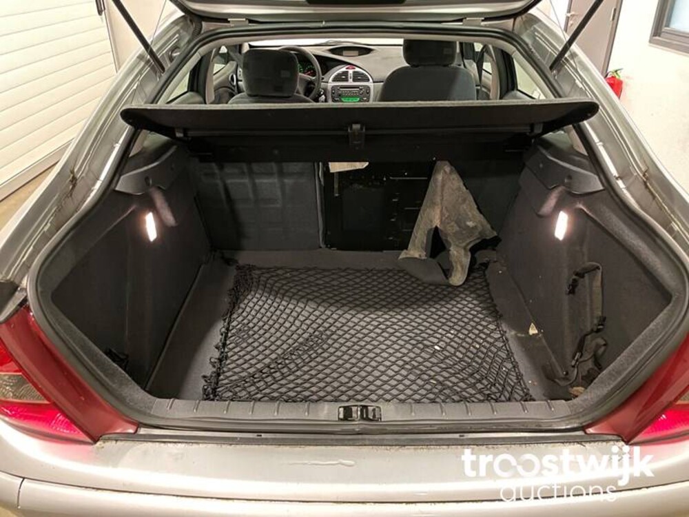 Citroen C5 1.8-16V Ligne Prestige Car