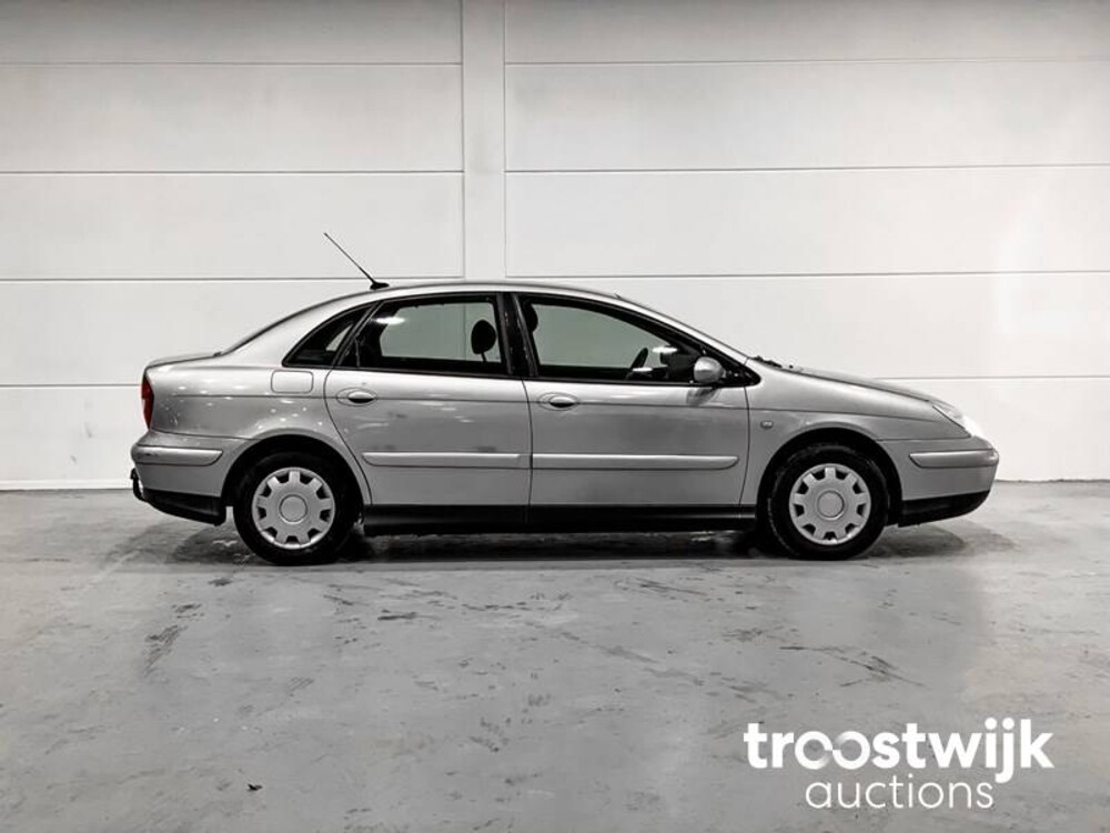 Citroen C5 1.8-16V Ligne Prestige Car