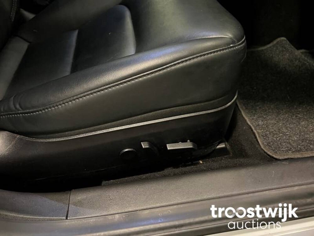 Tesla Model 3 Standard RWD Plus Auto