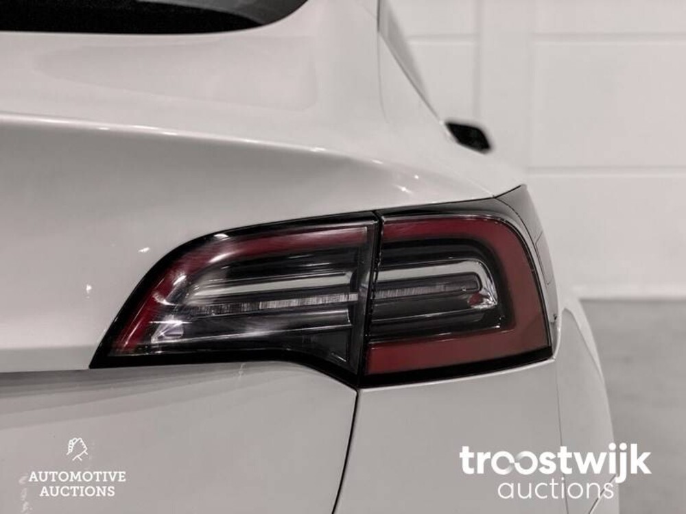 Tesla Model 3 Standard RWD Plus Auto