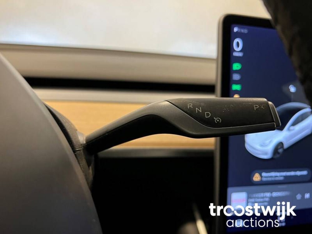 Tesla Model 3 Standard RWD Plus Auto