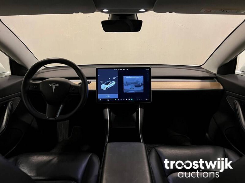 Tesla Model 3 Standard RWD Plus Auto