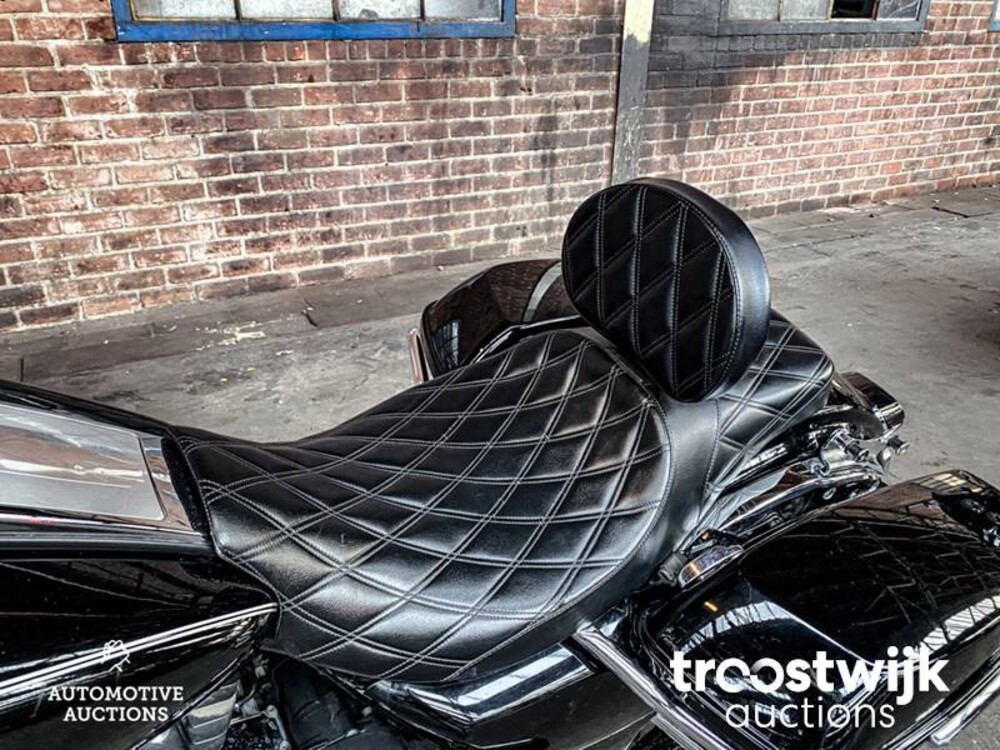 Harley-Davidson Road King FLHR Cruiser 2014