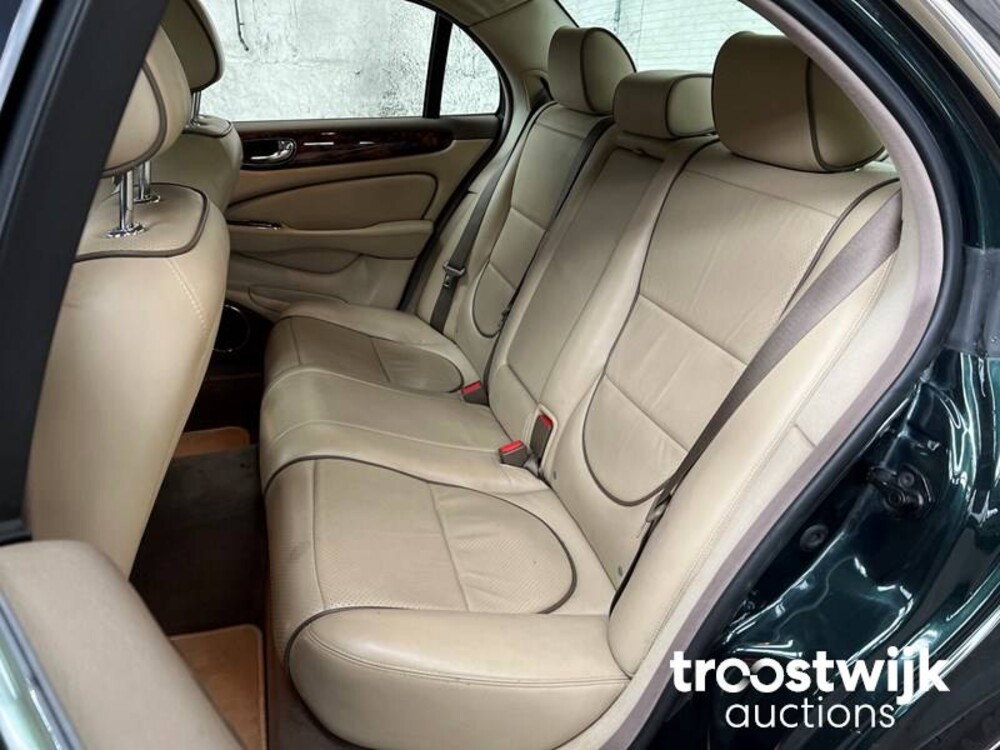 Jaguar XJ Sovereign 2.7D V6 207pk 2008 -Orig.NL-, 59-HJH-9