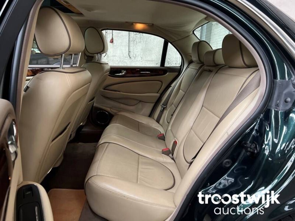 Jaguar XJ Sovereign 2.7D V6 207pk 2008 -Orig.NL-, 59-HJH-9
