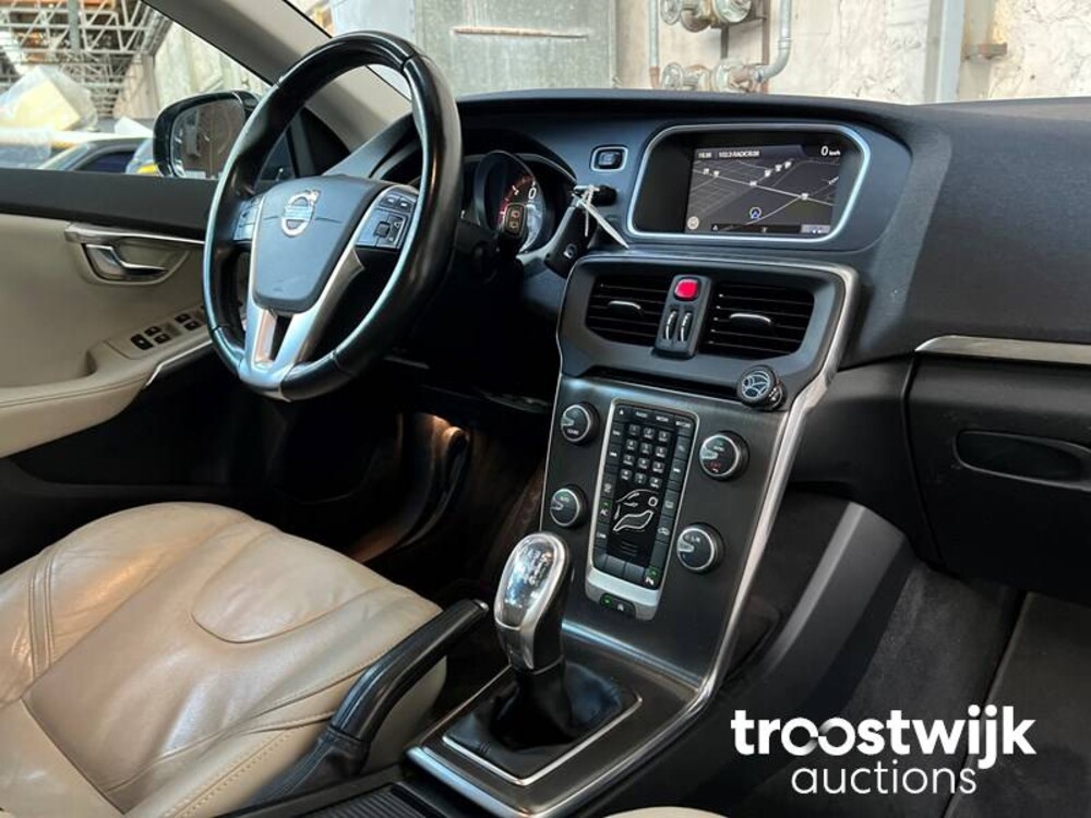 Volvo V40 1.6 D2 Summum 114pk 2013, -Orig.NL-, 87-ZRK-3