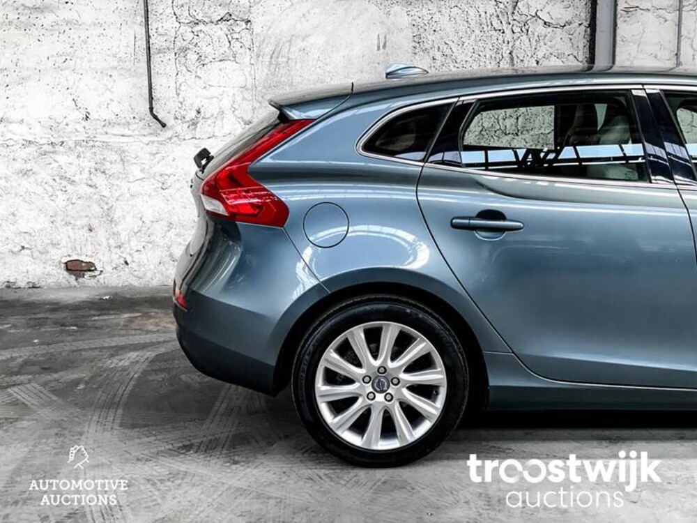 Volvo V40 1.6 D2 Summum 114pk 2013, -Orig.NL-, 87-ZRK-3