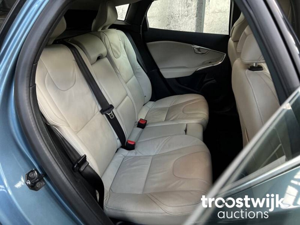 Volvo V40 1.6 D2 Summum 114pk 2013, -Orig.NL-, 87-ZRK-3