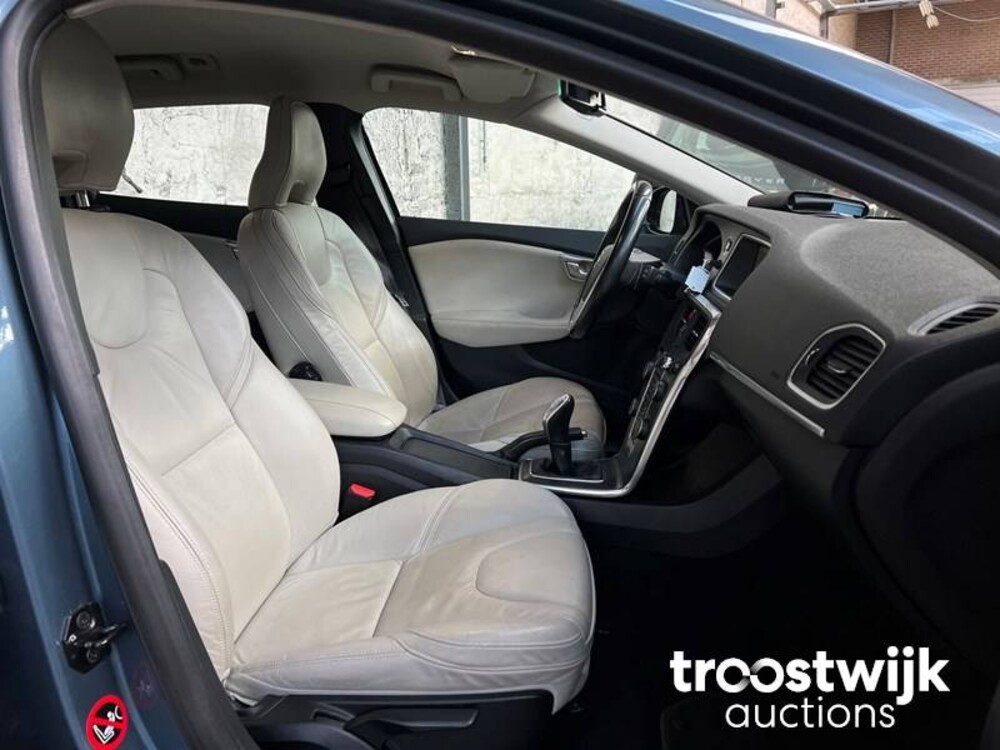 Volvo V40 1.6 D2 Summum 114pk 2013, -Orig.NL-, 87-ZRK-3
