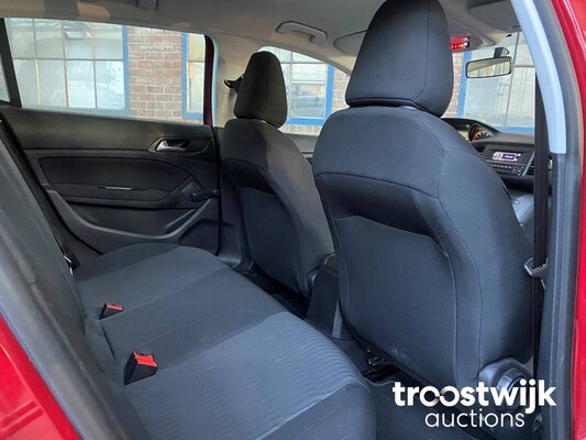 Peugeot 308 1.2 PureTech Access 110pk 2018, RF-126-N