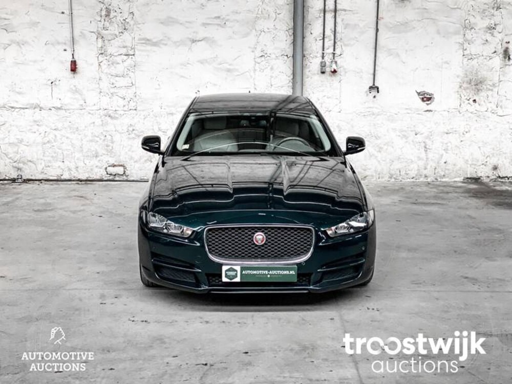 Jaguar XE D R-Sport -Orig. NL- 210pk 2016, JP-175-P