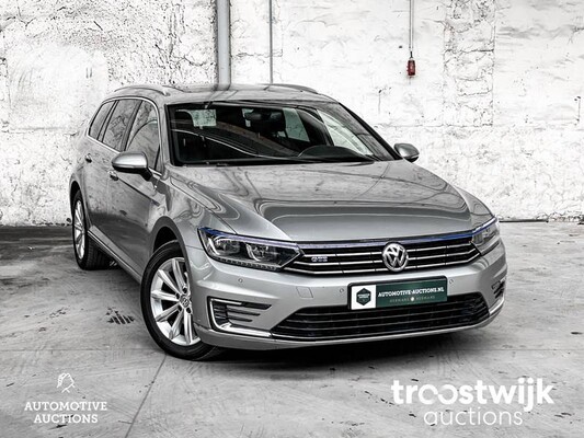 Volkswagen Passat TSI GTE Highline 1.4 Car