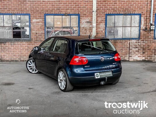 Volkswagen Golf 5 1.6 FSI  Car