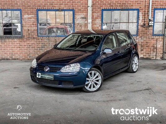 Volkswagen Golf 5 1.6 FSI  Car