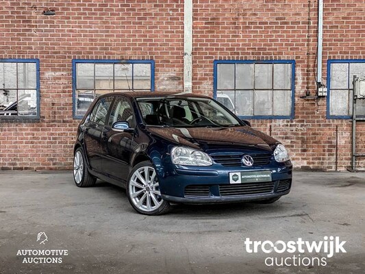 Volkswagen Golf 5 1.6 FSI  Car