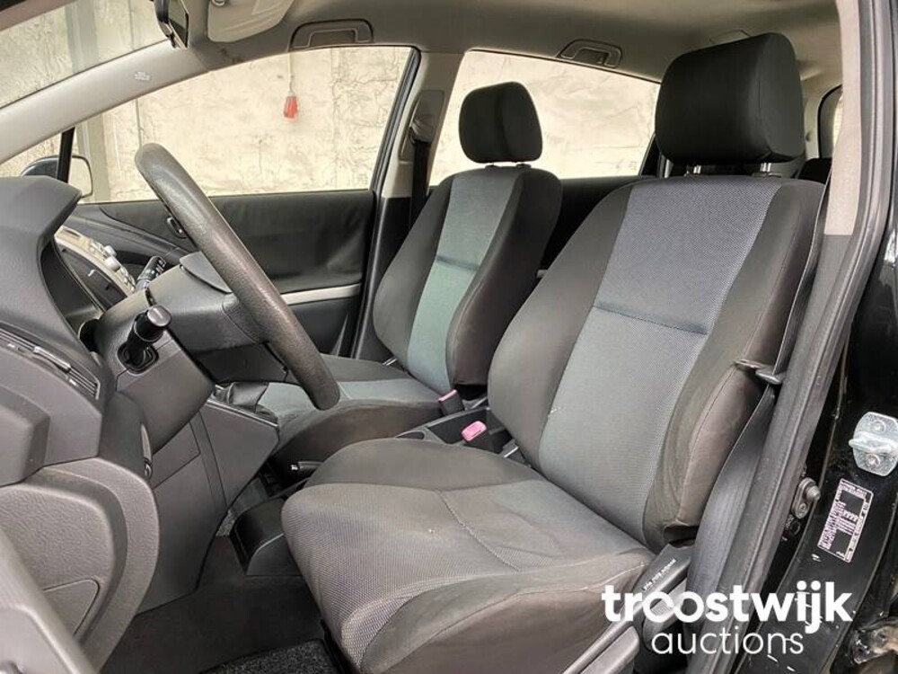 Toyota Verso VVT-i Terra 1.6 Auto