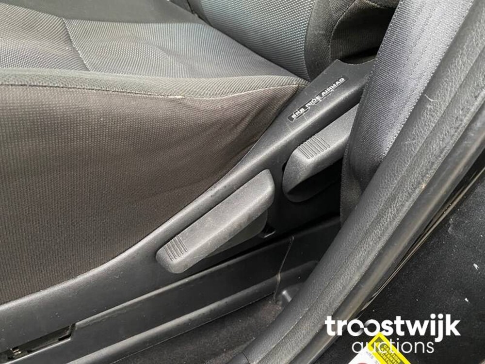 Toyota Verso VVT-i Terra 1.6 Auto