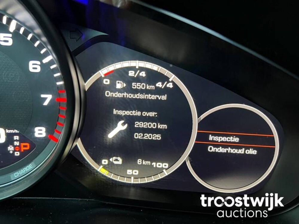 Porsche Cayenne E-Hybrid 3.0 V6 Car