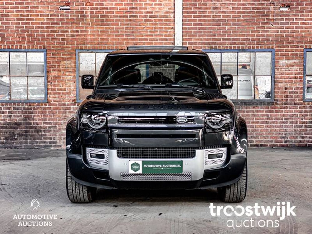 Land Rover Defender 110 D250 SE Aut Car