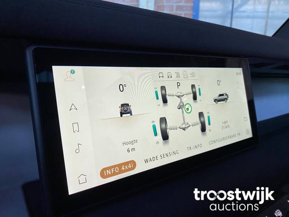 Land Rover Defender 110 D250 SE Aut Car